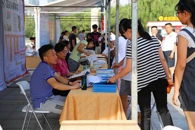 告別迷茫，把握未來——統(tǒng)一廣場(chǎng)中高考志愿填報(bào)咨詢會(huì)為您導(dǎo)航